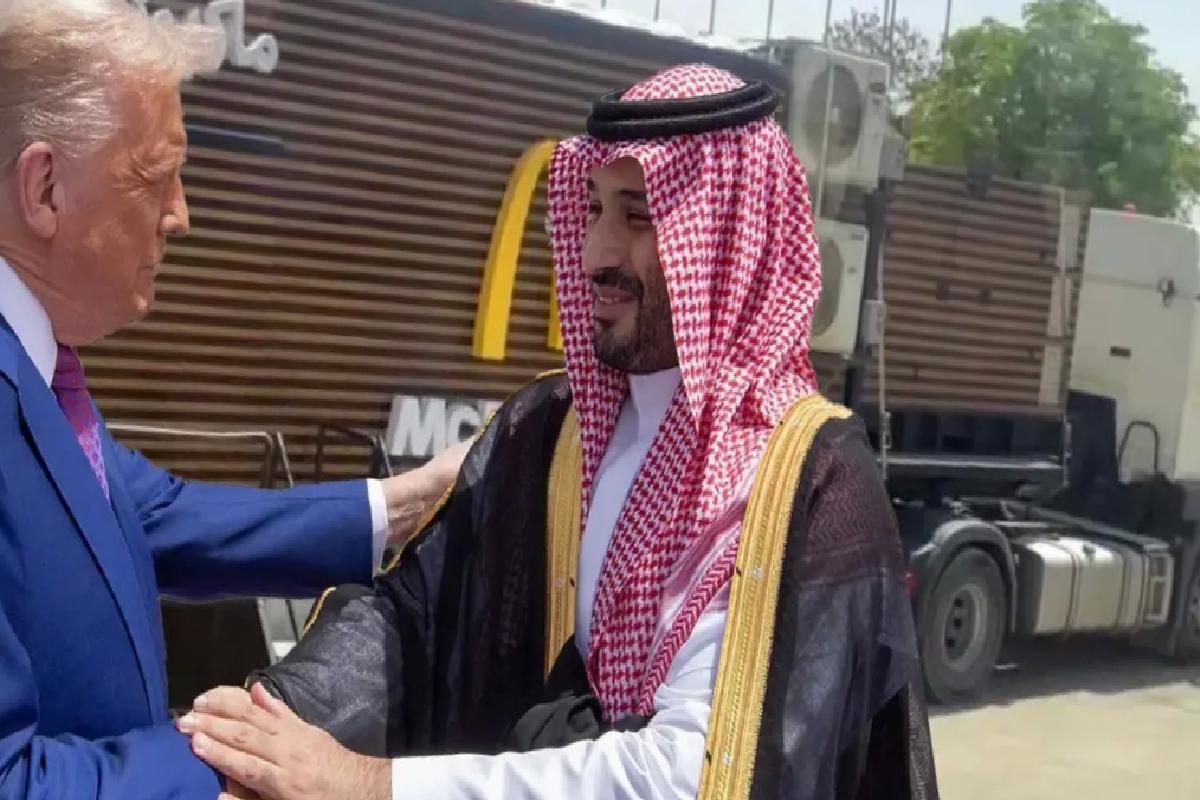 Suudi Arabistan’da kraliyet sarayı bahçesine Trump için taşınabilir McDonald’s şubesi kuruldu