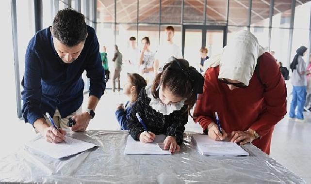 Tarihi koşuya katılacak sporseverler numaralarını aldı