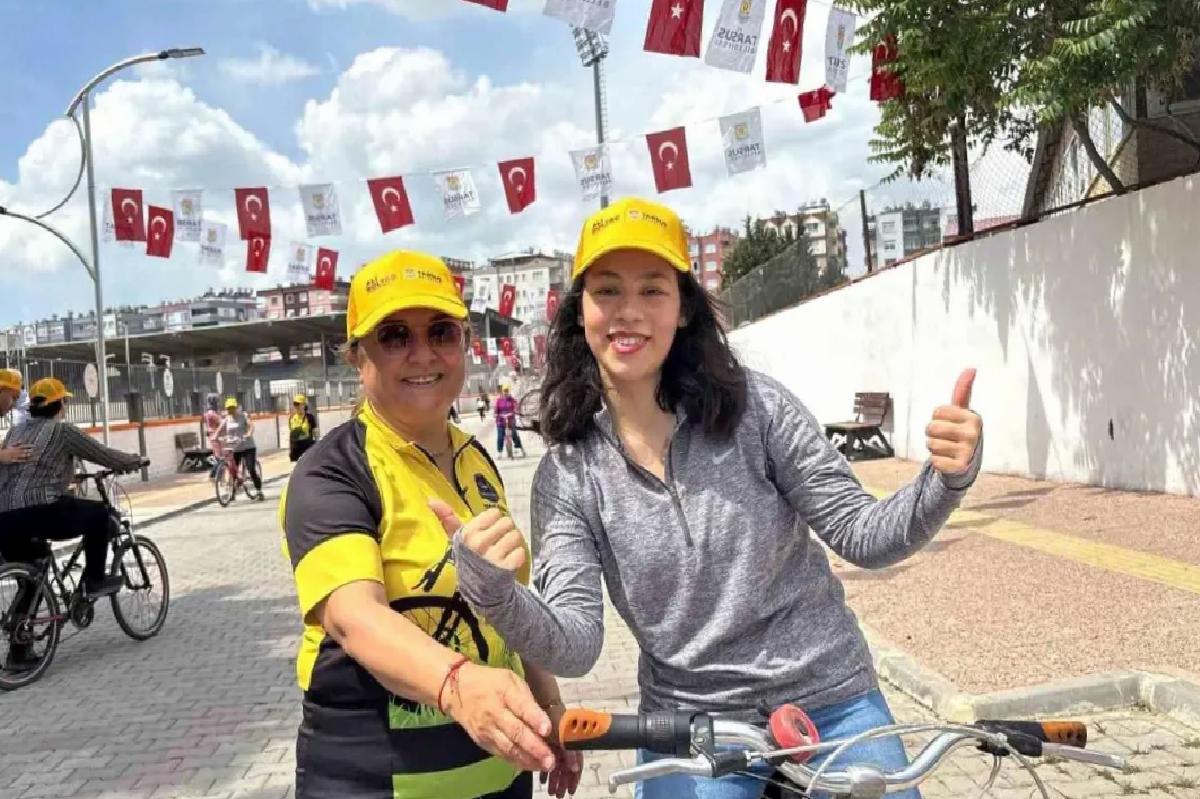 Tarsus’ta Bayanlara Bisiklet Eğitimi