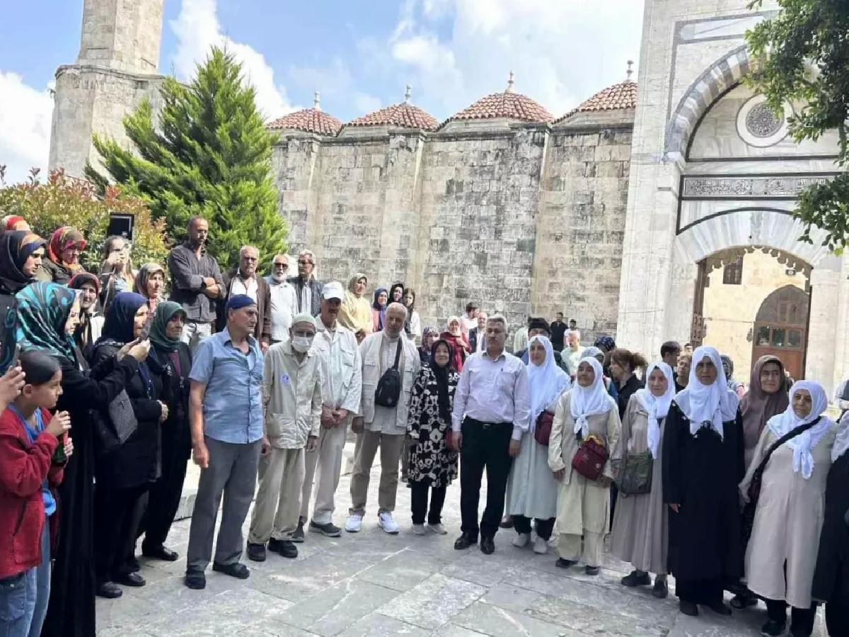 Tarsus’ta Birinci Hac Kafilesi Uğurlandı