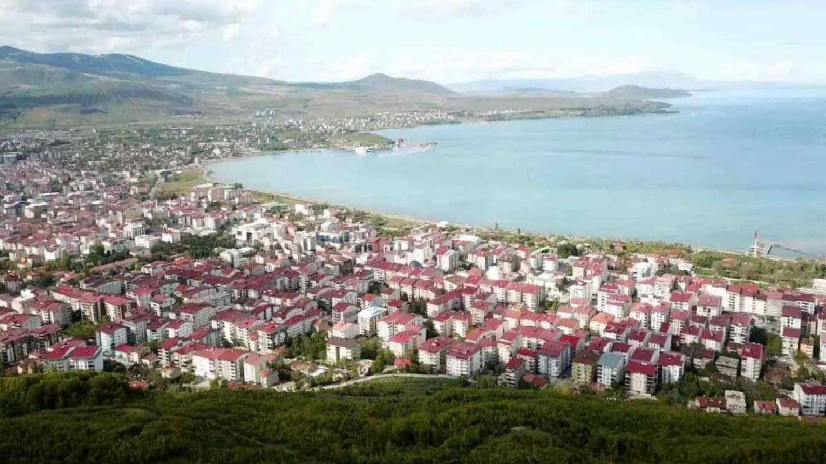 Tatvan’da etraf yolu ikmal ihalesi tamamlandı