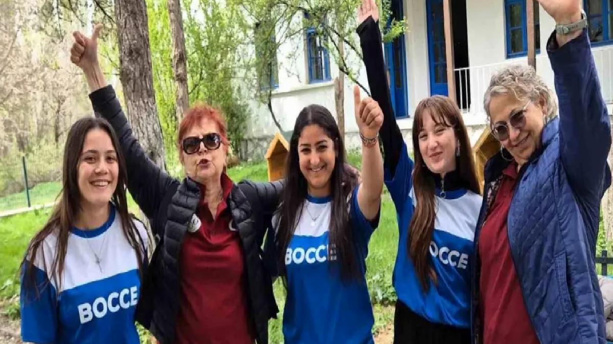 Tazelenme Üniversitesinin yaşlı öğrencileri bocce ile tanıştı