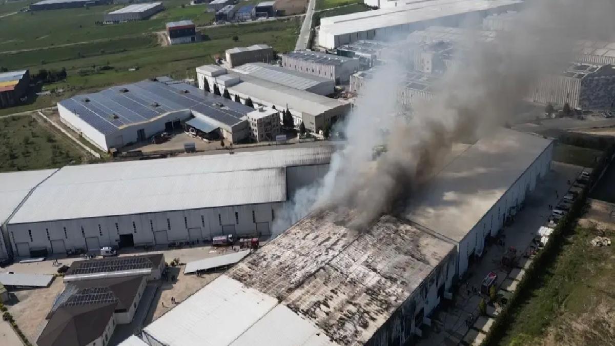 Tekirdağ’da Kauçuk Fabrikasında Yangın