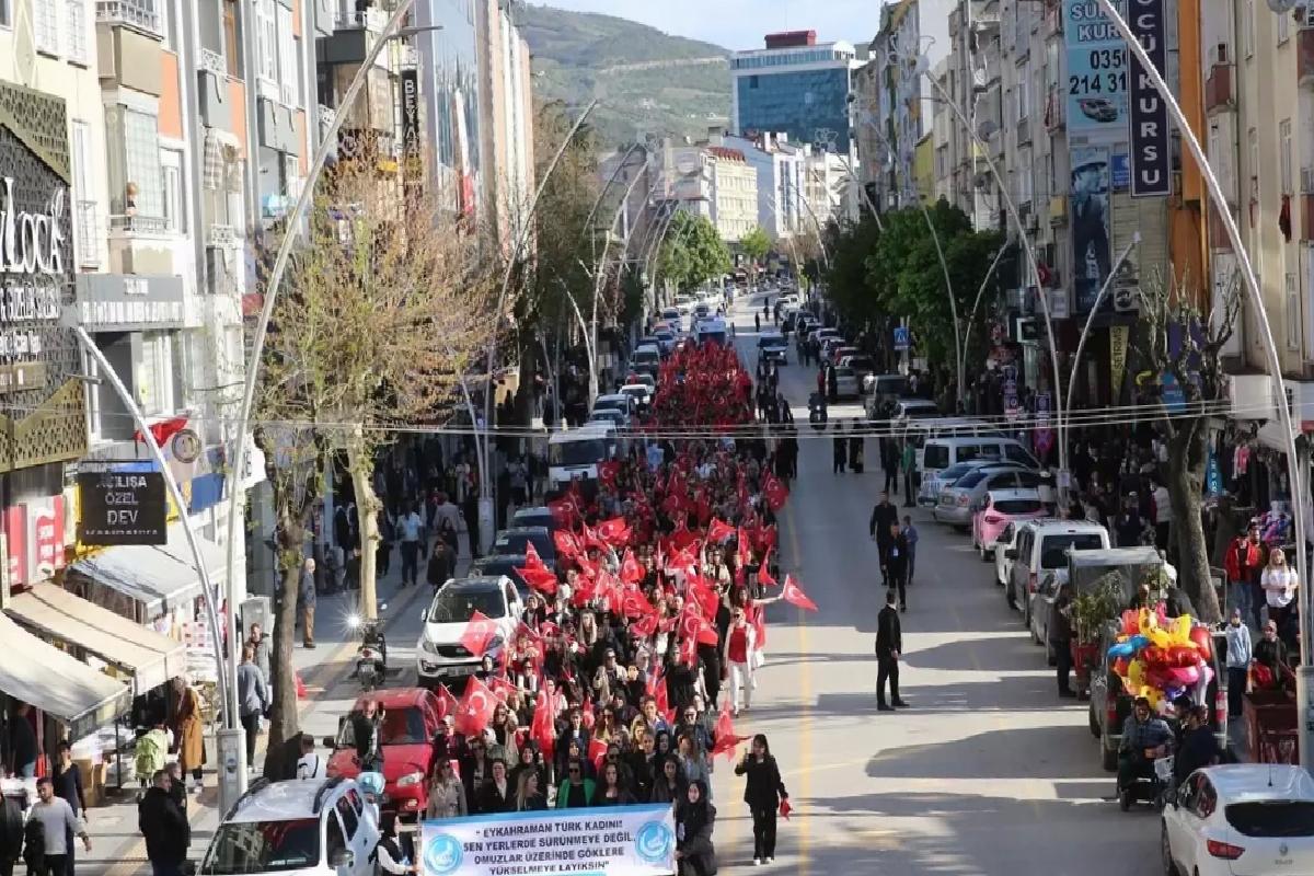 Tokat’ta Türkçülük Günü Yürüyüşü