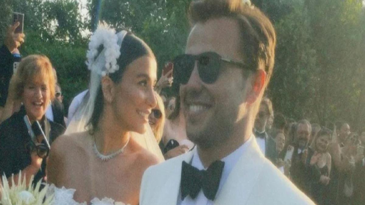 Tolga Sarıtaş’tan Zeynep Mayruk’a sürpriz parti