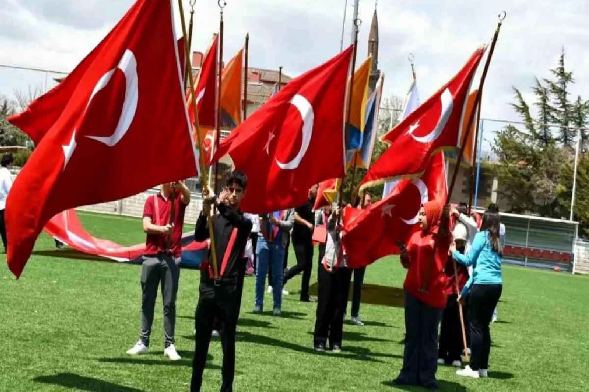 Tomarza’da 19 Mayıs Coşkusu