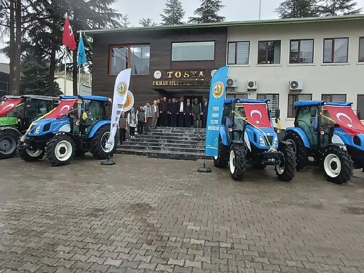 Tosya’da ORKÖY Projesiyle Traktörler Dağıtıldı