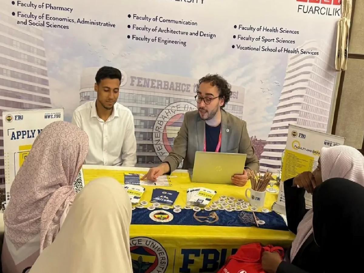 Trablus’ta Türk Üniversiteleri Fuarı ağır ilgi gördü