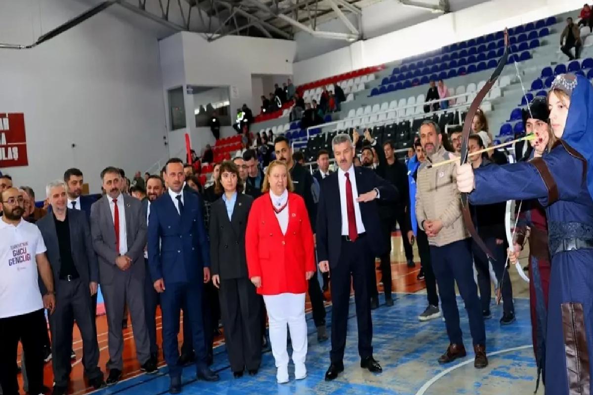 Trabzon ve etraf vilayetlerde 19 Mayıs Atatürk’ü Anma, Gençlik ve Spor Bayramı kutlanıyor
