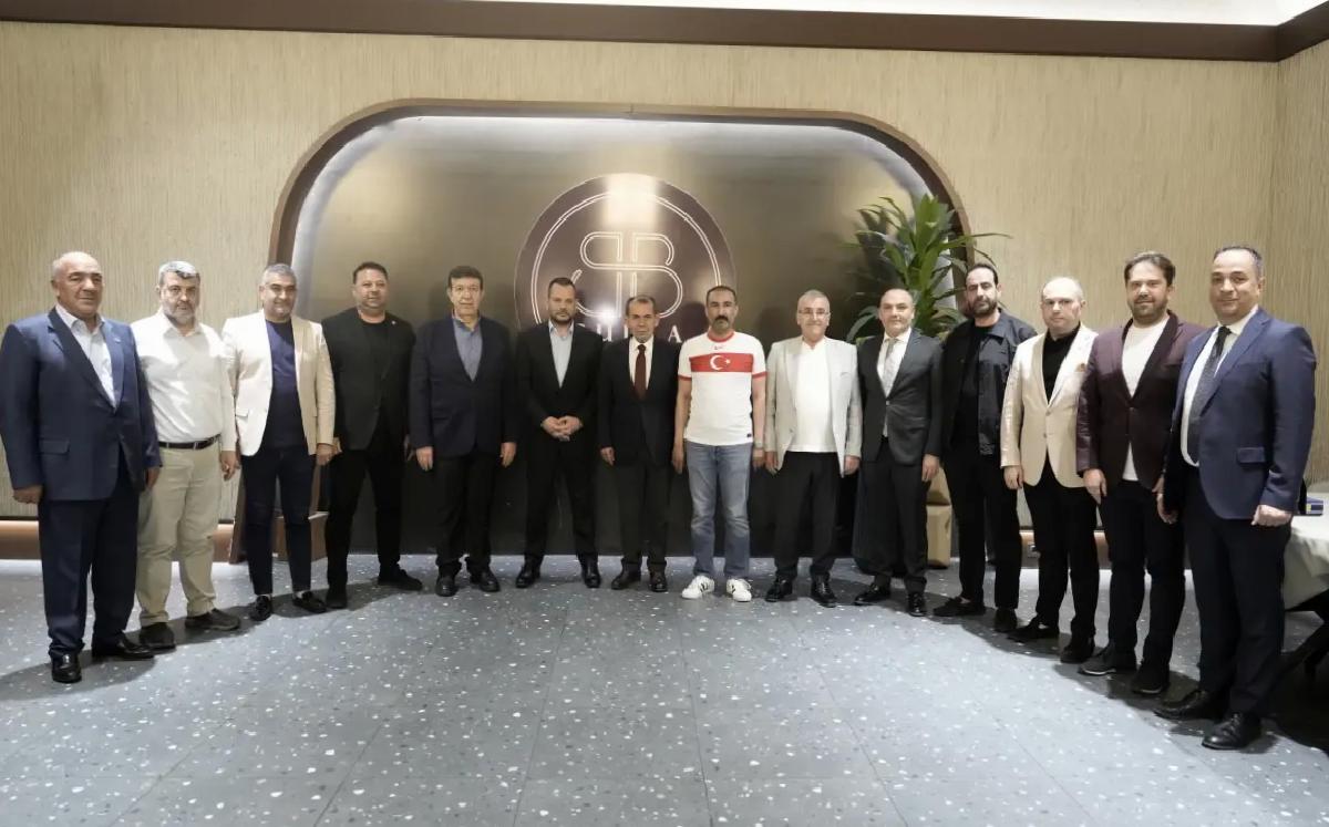 Trabzonspor ve Galatasaray Liderleri Yemekte Buluştu