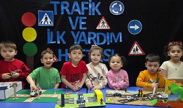 Trafik kurallarını eğlenerek öğrendiler