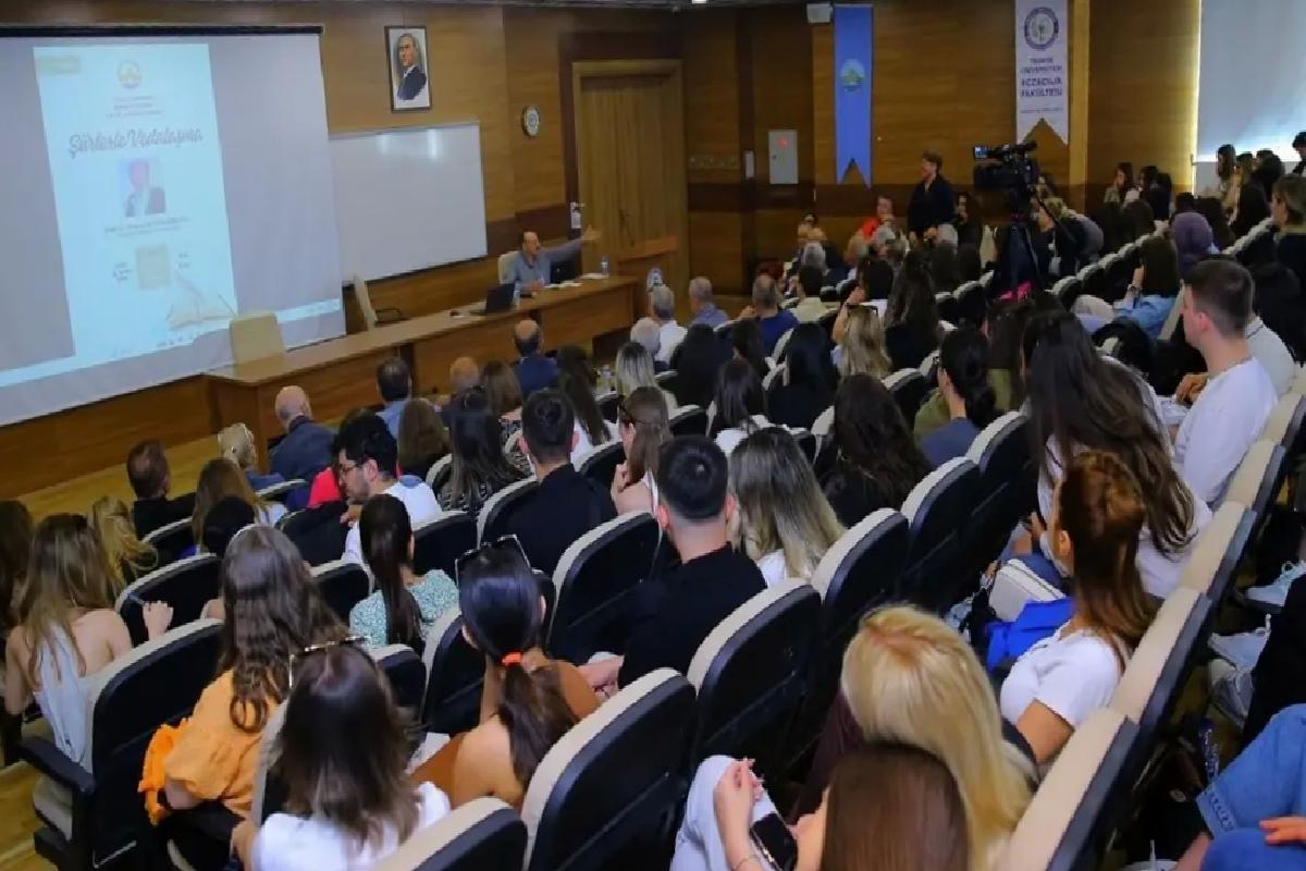 Trakya Üniversitesi’nde Teşekkür Evrakları Dağıtıldı