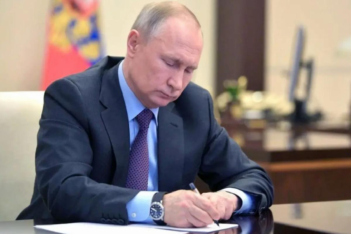 Trump ve Putin Görüştü
