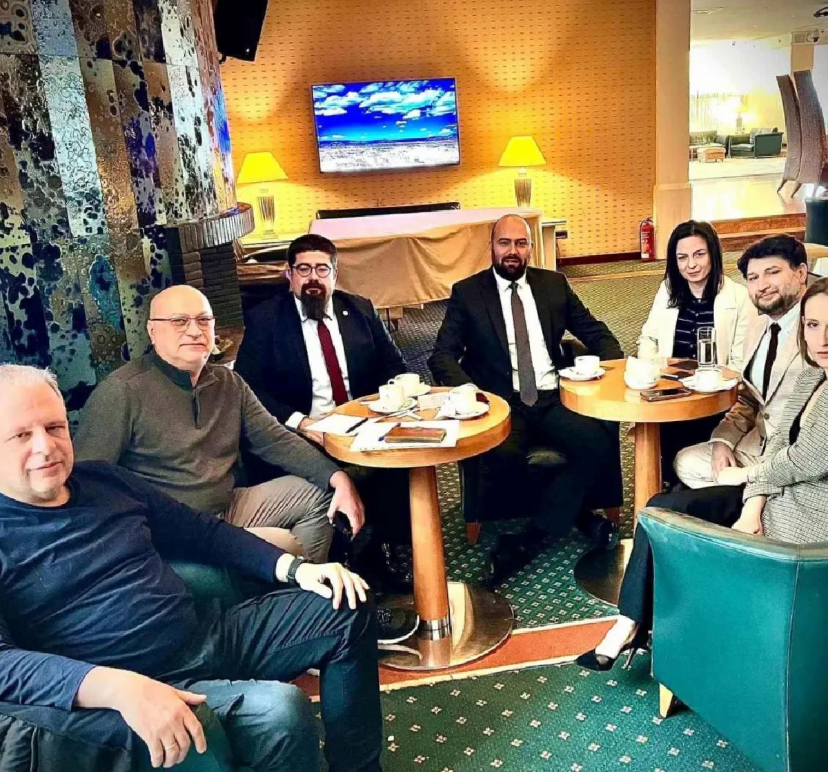 Türkiye ve ECU Liderlerinden Satranç Görüşmesi