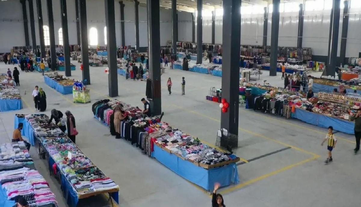 Tuşba’da Kapalı Semt Pazarı Açıldı