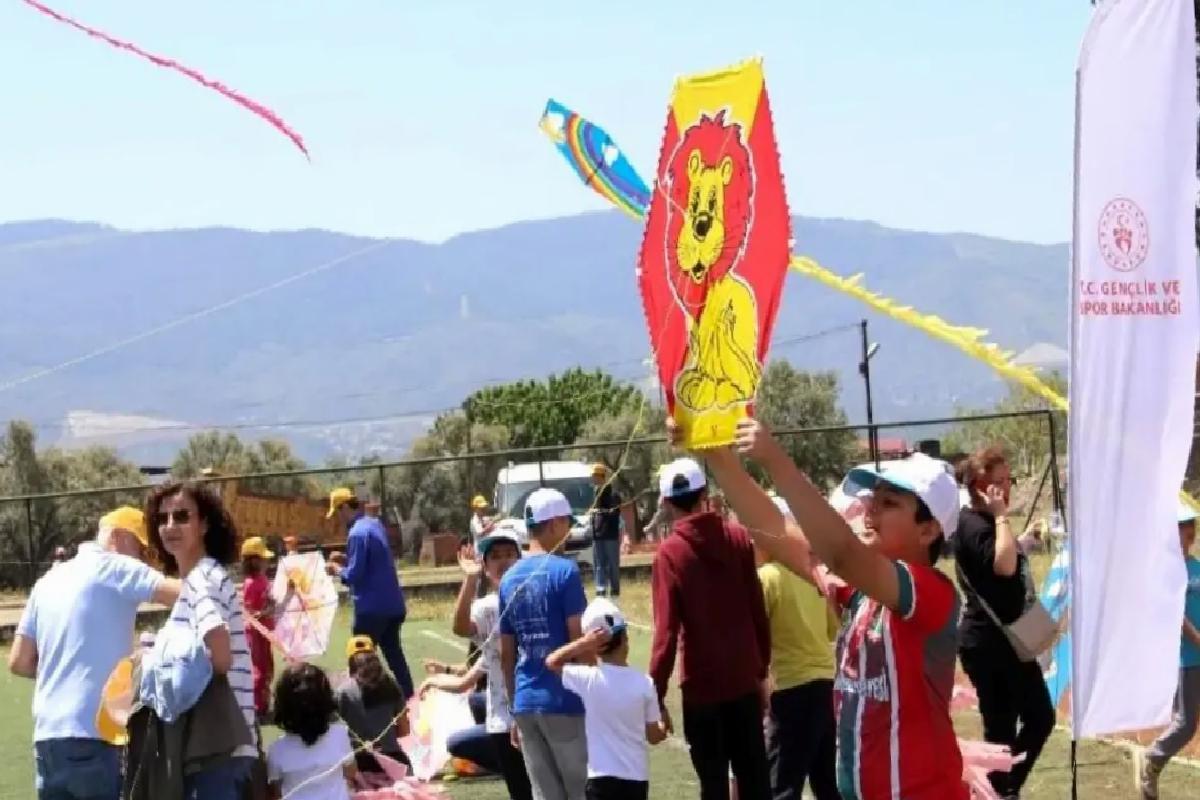 Uçurtma Şenliği Coşkusu