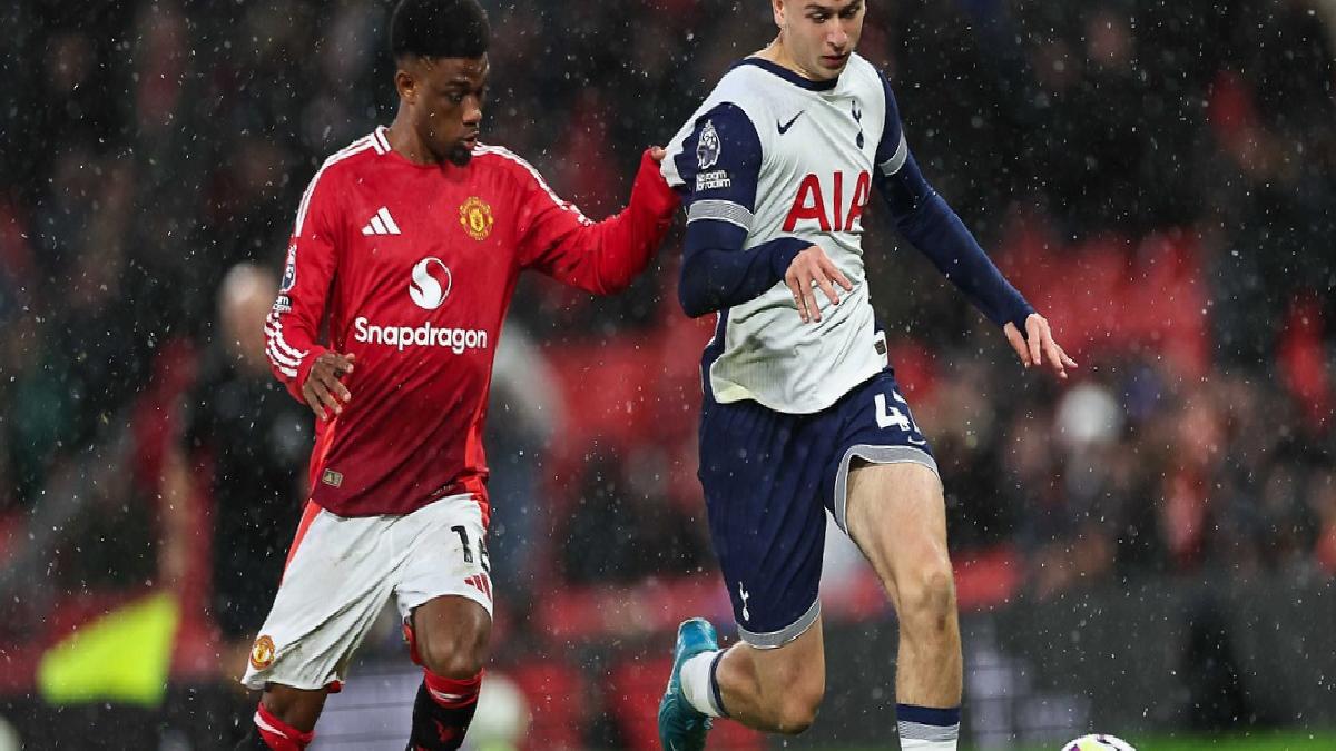 UEFA Avrupa Ligi’nde Tottenham üçüncü, Manchester United ikinci şampiyonluğun peşinde