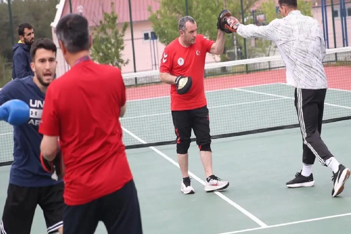 Ulusal Boks Ekibi’nden Muvaffakiyet Gayesi