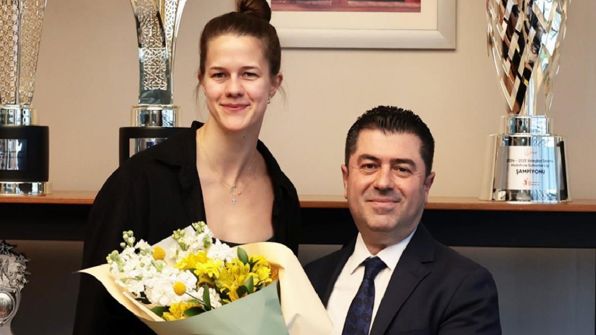 VakıfBank, Kiera Van Ryk ve Bahar Akbay ile vedalaştı
