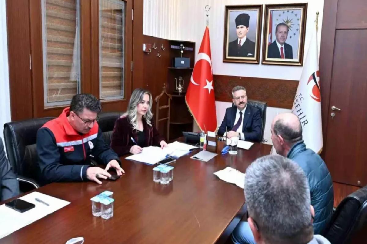 Vali Aksoy Halk Günü’nde Vatandaşları Dinledi