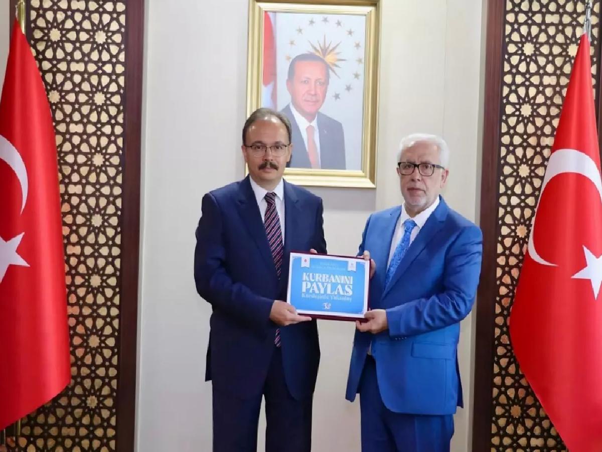Vali Kızılkaya’dan Vekaletle Kurban Bağışı