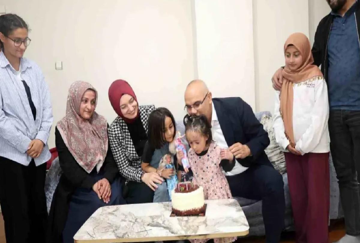 Vali Koç’tan Ebrar’a Doğum Günü Ziyareti