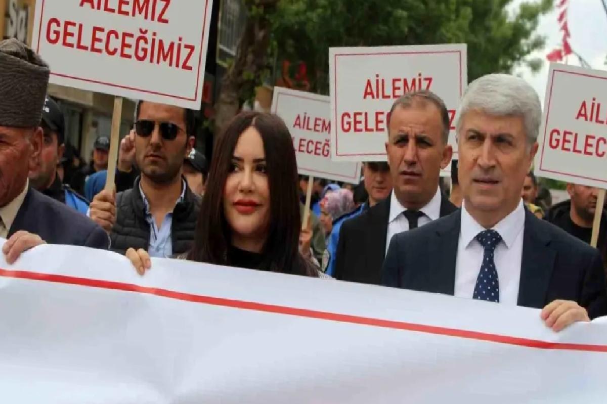 Van’da ‘Aile Yılı’ yürüyüşü yapıldı