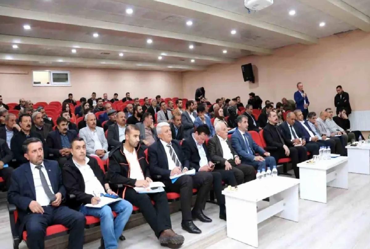 Van’da Muhtarlarla Sıkıntılar ve Tahlil Yolları Tartışıldı
