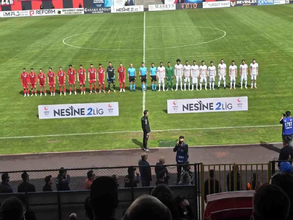 Vanspor FK, Karaman FK’yi 4-1 Yendi