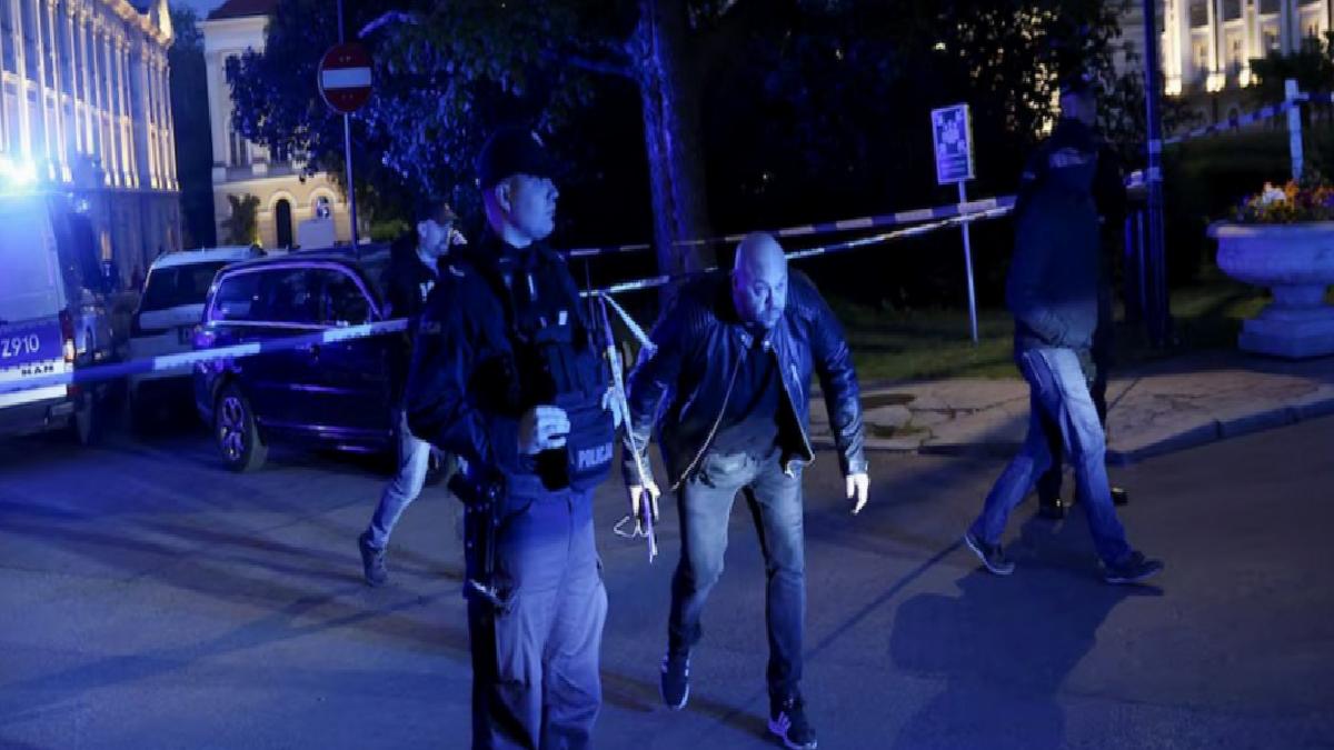 Varşova Üniversitesi’nde baltalı akın dehşeti