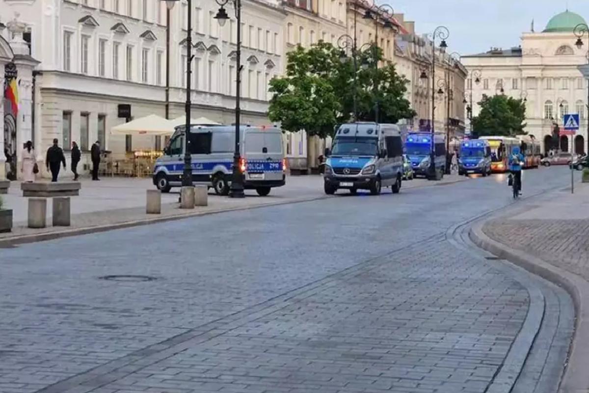 Varşova Üniversitesi’nde baltalı saldırı! 1 kişi hayatını kaybetti