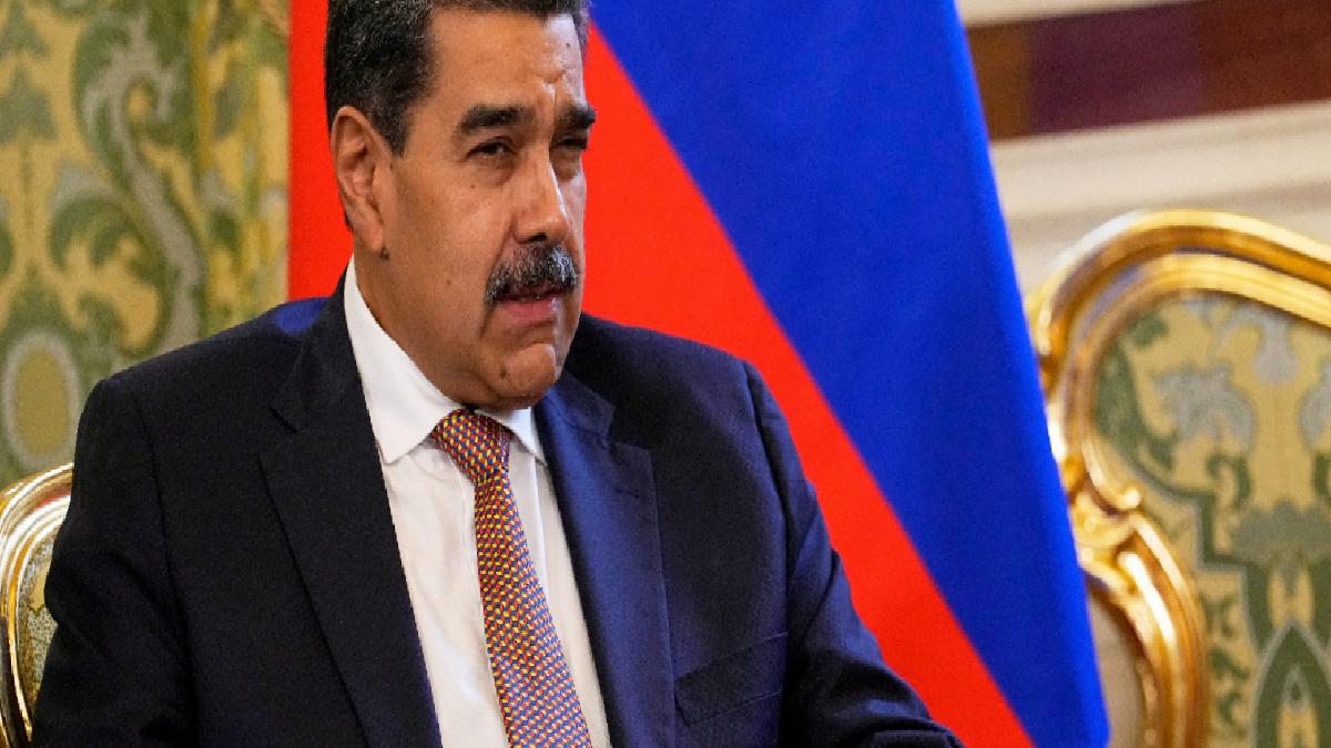 Venezuela Devlet Başkanı Maduro, Çin Devlet Lideri Şi ile bir ortaya geldi