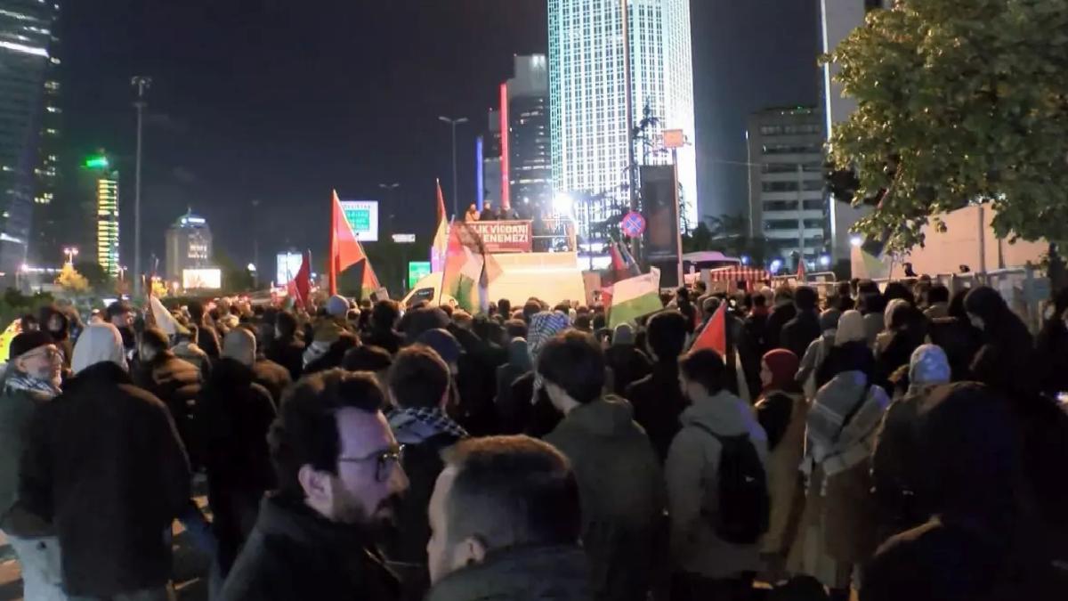 Vicdan Gemisi’ne Akın Protesto Edildi