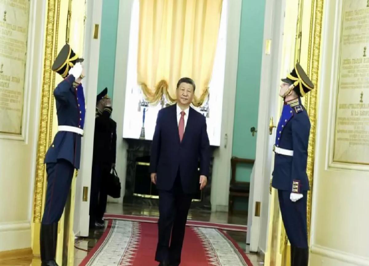 Xi Jinping Moskova’da Putin ile Bir Ortaya Geldi