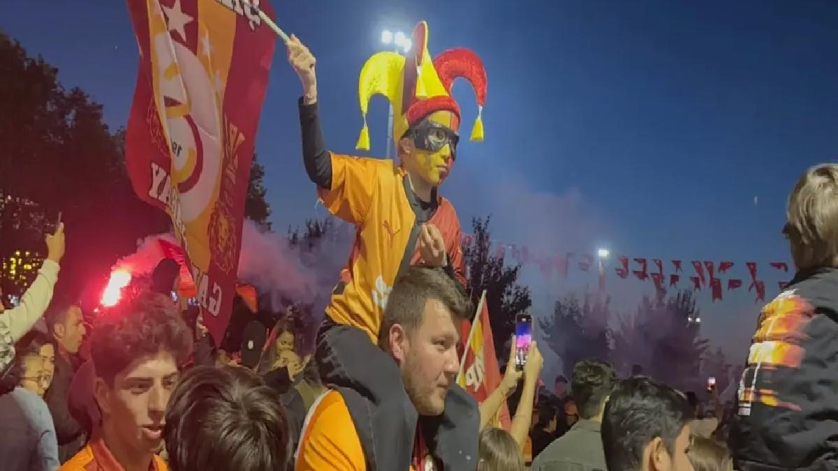 Yalova’da Galatasaray Şampiyonluğu Kutlandı