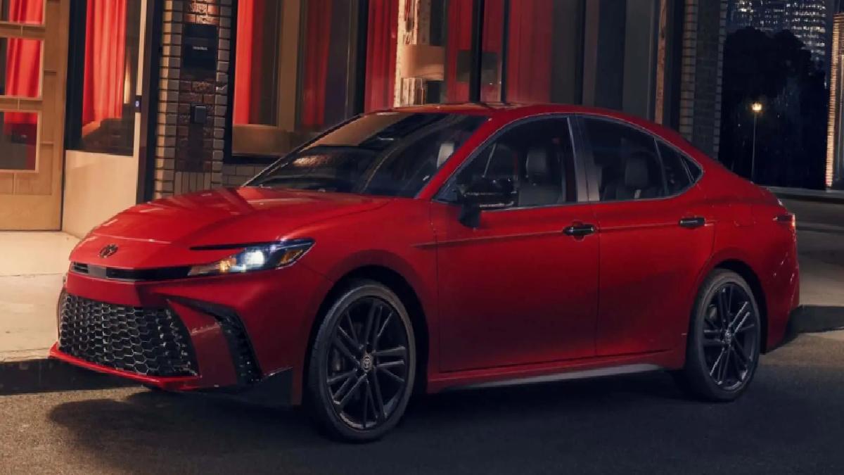 Yeni Toyota Camry, Nightshade versiyonuna kavuştu