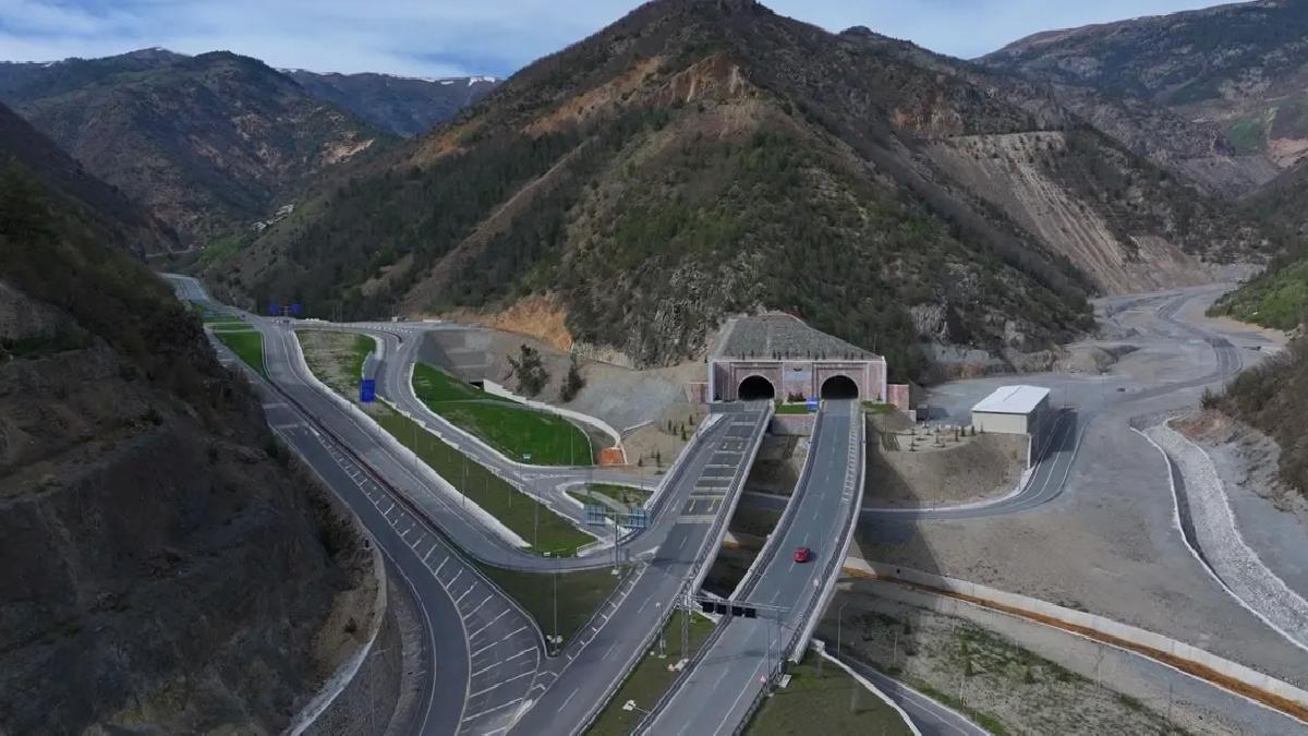 Yeni Zigana Tüneli’nden 2 yılda 3 milyon 490 bin araç geçti