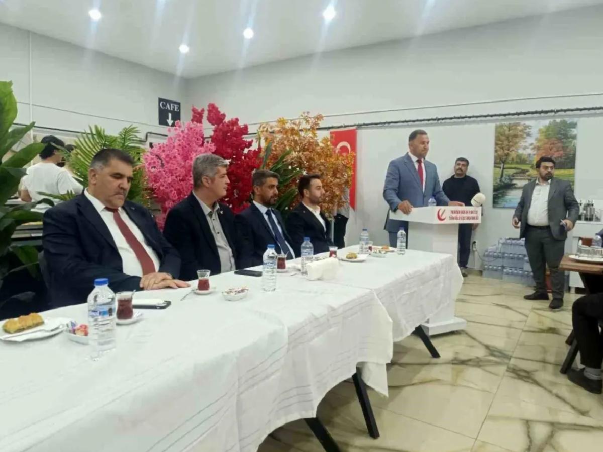 Yeniden Refah Partisi Türkoğlu İlçe Başkanlığı İdaresi İstifa Etti