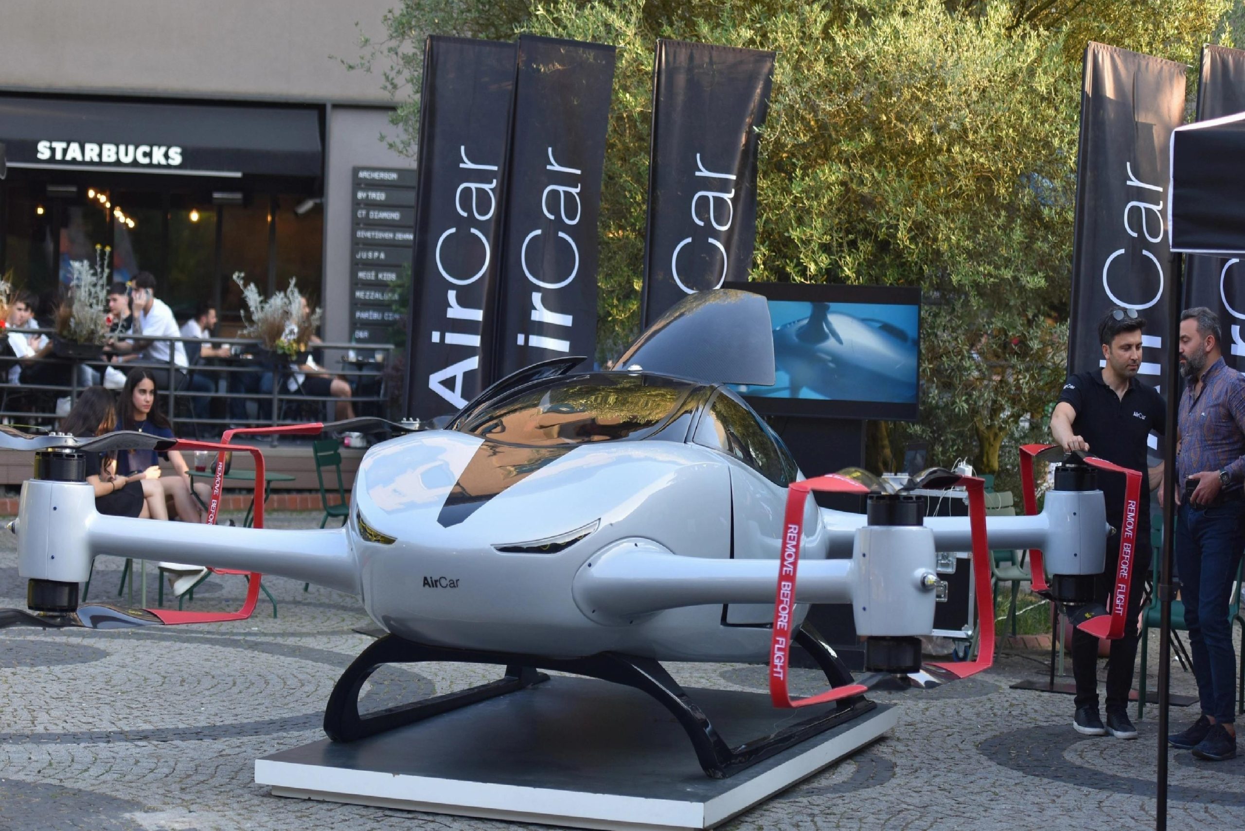 Yerli uçan otomobil AirCar, birinci kere beşerli uçtu