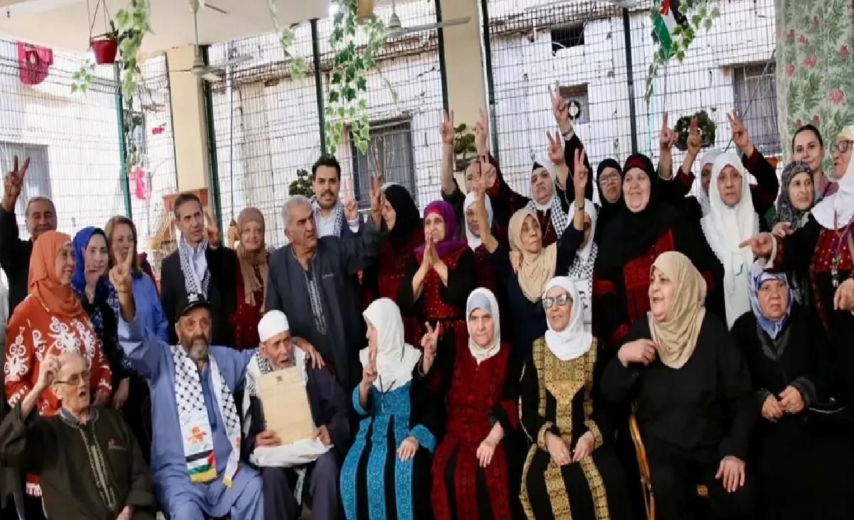 YTB Başkanı Eren, Beyrut’taki Mülteci Kampını Ziyaret Etti