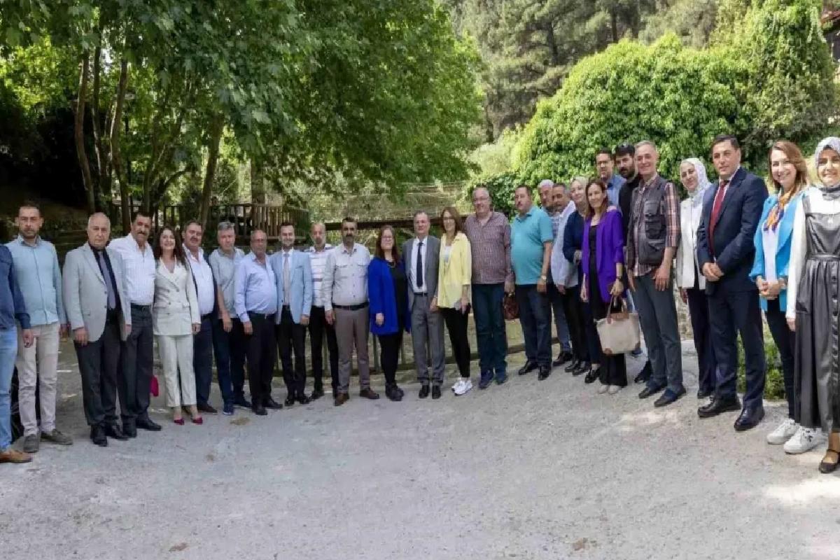 Yunusemre Belediye Başkanı Balaban, Muhtarlarla Bir Ortaya Geldi