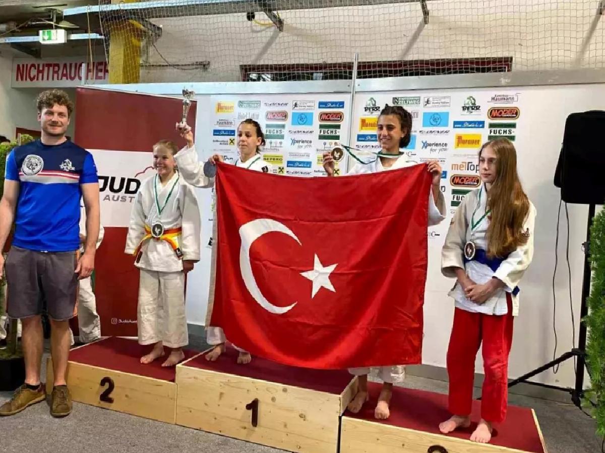Yunusemre Belediyespor Judocuları Avusturya’dan Muvaffakiyetle Döndü
